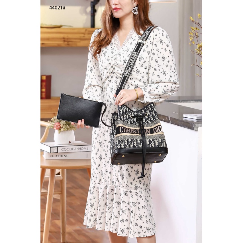 DR 44021 Bucket Bag Mizza &amp; Oblique Embroidery Womens Bag