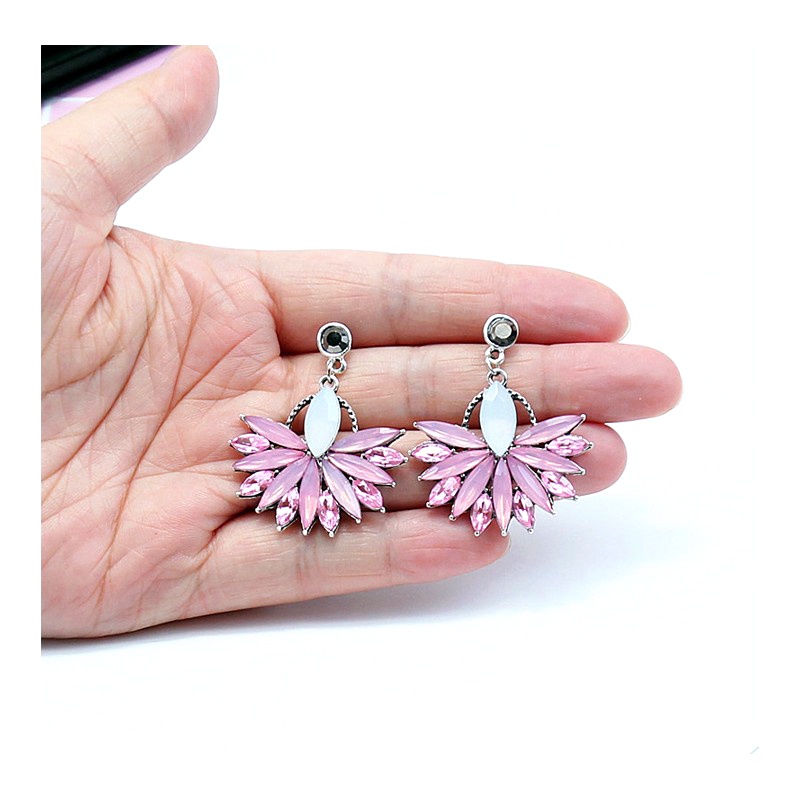 Anting tusuk jarum gantung model bunga daisy besar desain full berlian permata rhinestone untuk wanita cantik style fashion vintage boho diamond earring