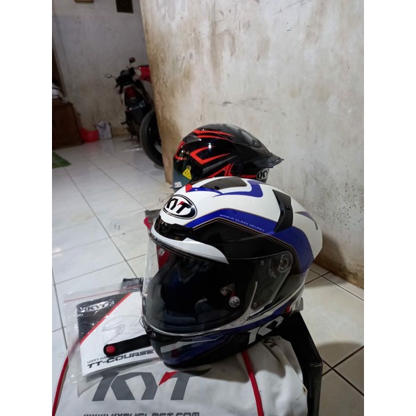 kyt tt course grand prix blue red