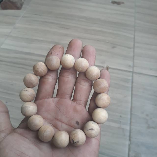 Gelang KAYU BERTUA  cendana NTT kupang 14 mm