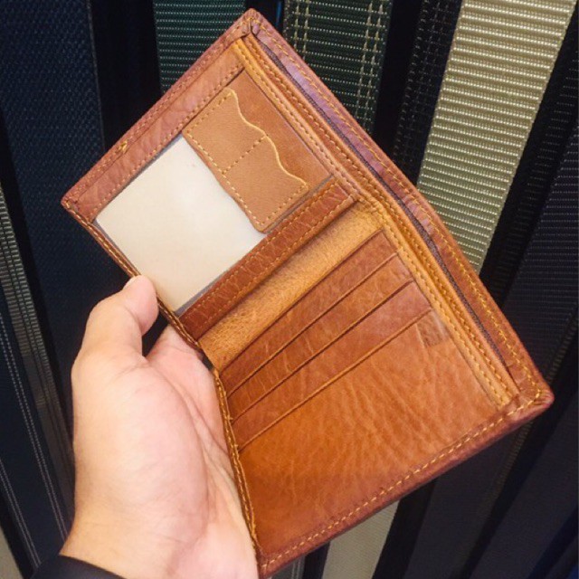 Dompet pria kulit asli modelnya keren lipat dua buku vertikal dari (Anton hilmanto) #dompet #dompetpria #dompetlipat #dompetkulit #dompetcowok