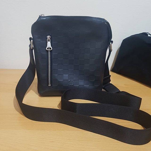 Preloved LV Discovery Messenger BB Damier Bag