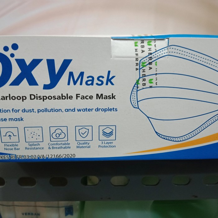 masker oxy earloop hijau dan putih