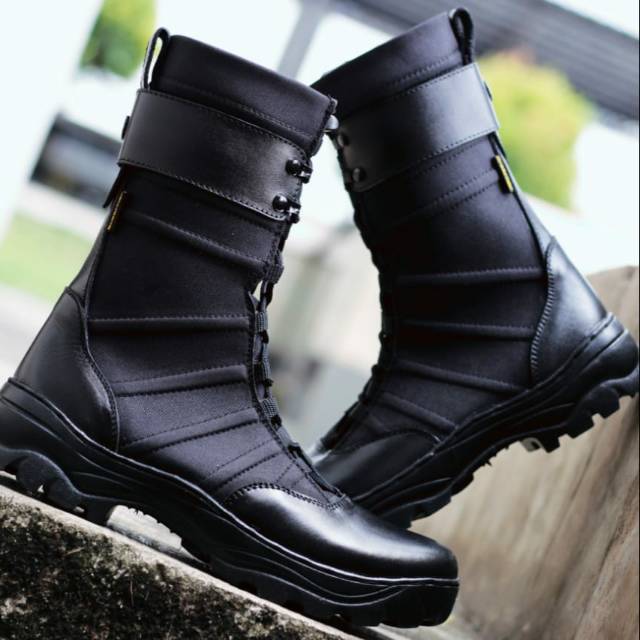 SEPATU PDL BROTRHER TITAN