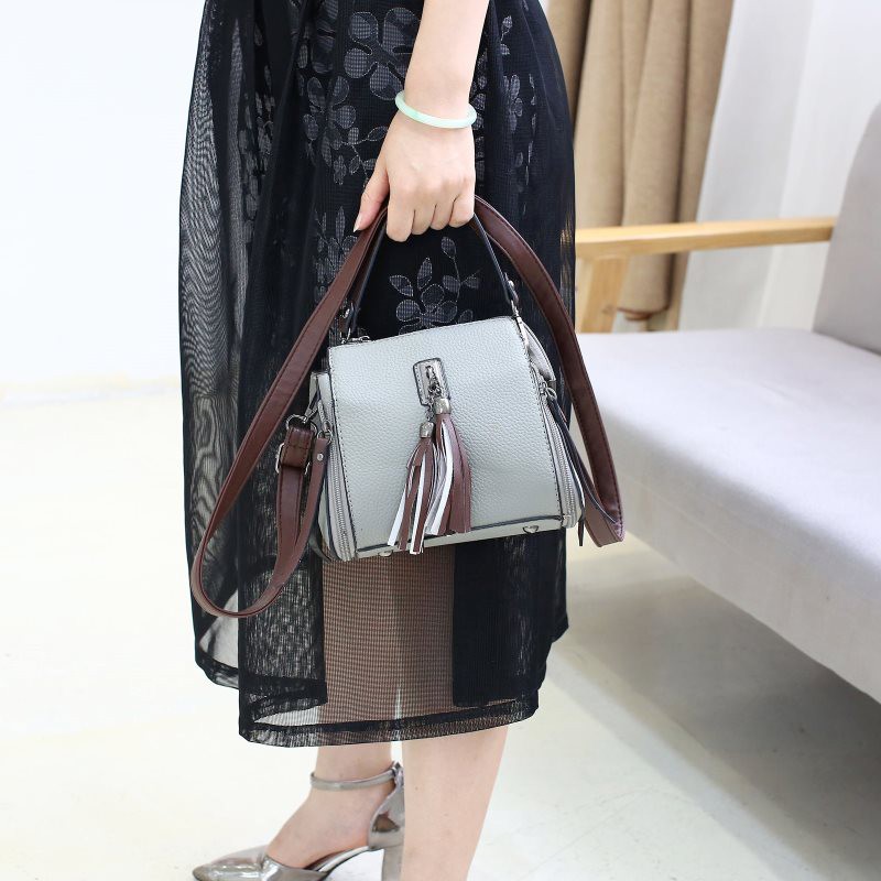 tas selempang tali se pinggang kulit safiano lentur hitam abu wanita