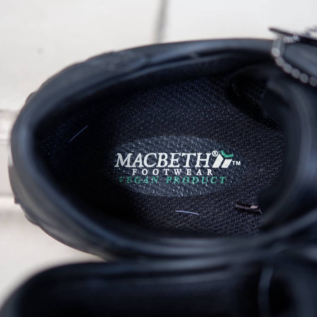 Macbeth Brighton Black Gum