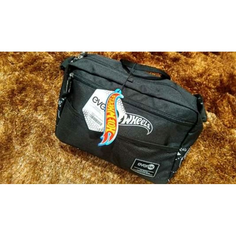 Eversac Hot Wheels Deconstruct Sling Bag