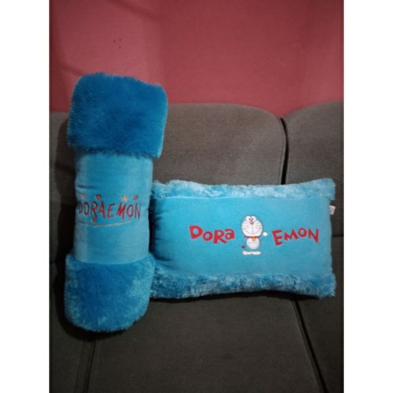 0BANTAL BONEKA DORAEMON DORA EMON SATU SET PLUS GULING BAHAN RASFUR