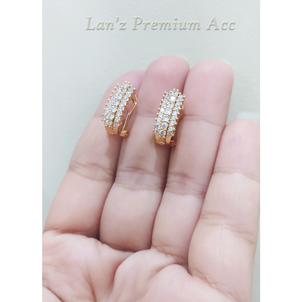 Anting Berlian Medan Replika Titanium Emas 22K