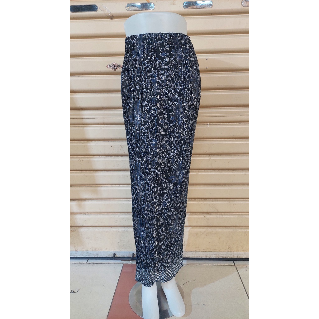 Rok Plisket Batik | Wiron Depan