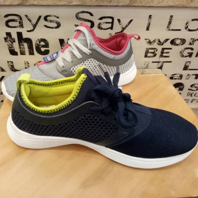 North star Sepatu runing wanita