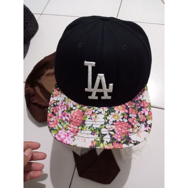 topi PL MLB inisial LA