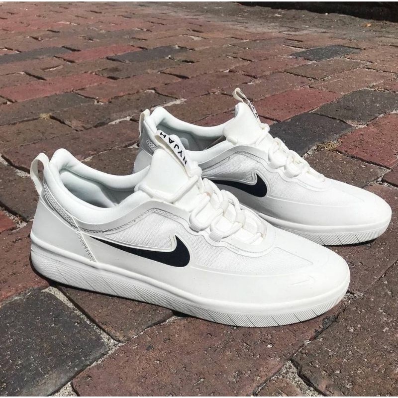nike nyjah black