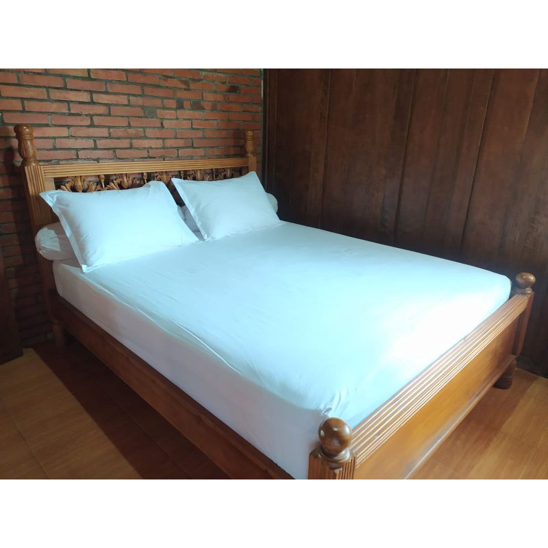 Sprei putih polos dan cream  katun cvc queen size / sprei putih polos jogja