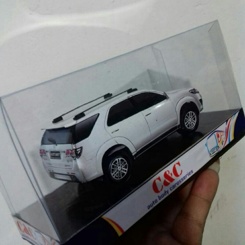 miniatur fortuner old