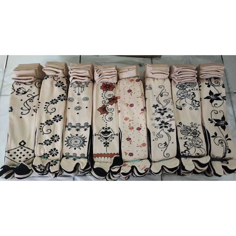 12 pasang kaos kaki jempo krem motif Dewasa