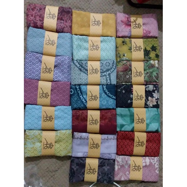 segi empat voal motif premium laser cut (motif buttonscarves)