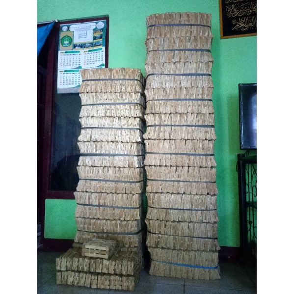 Keranjang Besek tempat ikan Tongkol, Pindang, Cue ukuran 16x7x3 cm, 1kg isi 50 pcs.
