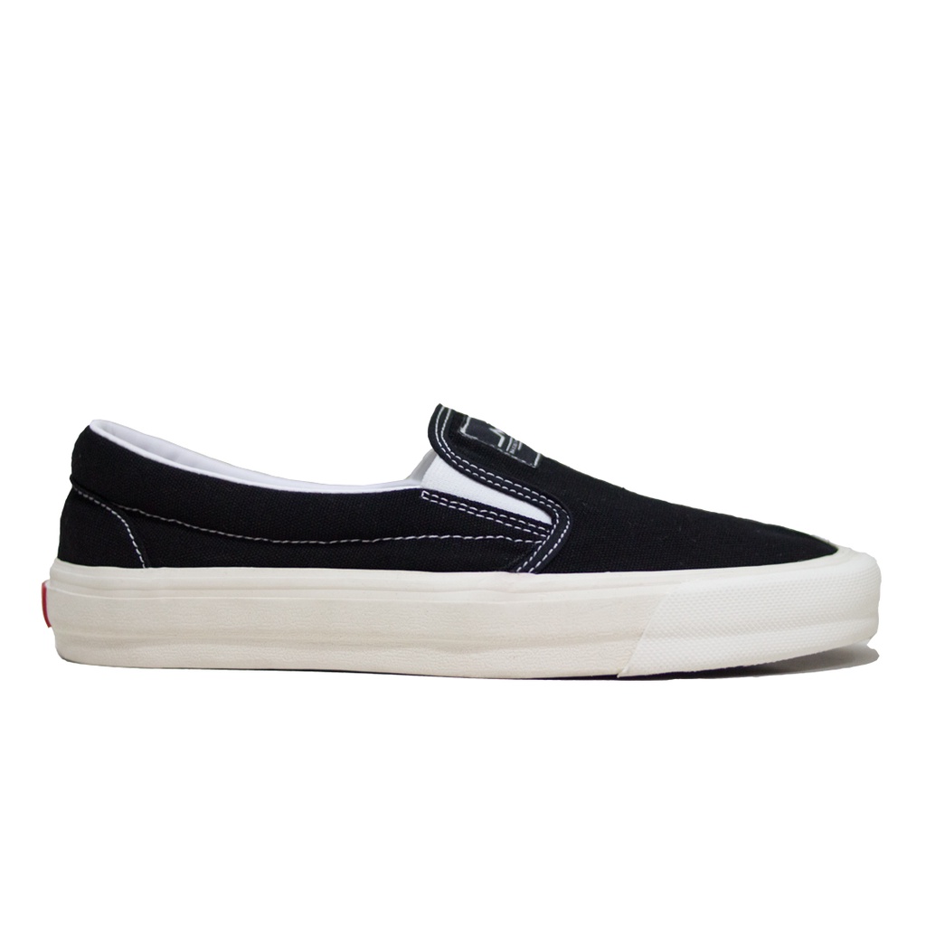 Maxius Footwear Sepatu Slip On Black White