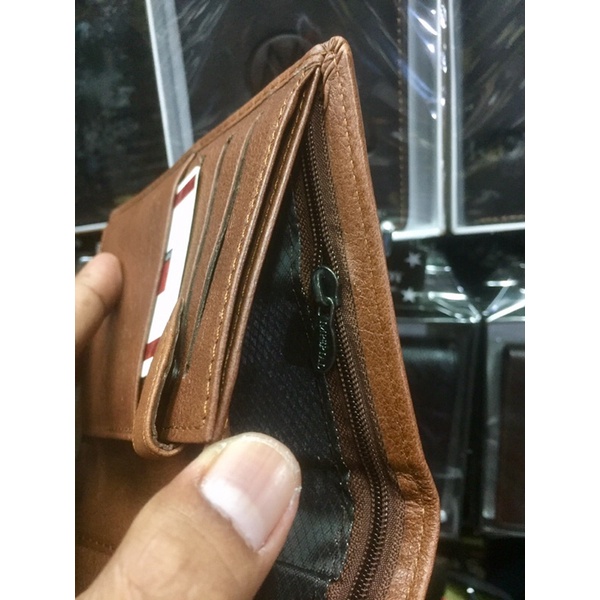 Dompet lipat buku kancing untuk pria dan wanita ukuran tanggung 3/4 kancing bahan kulit asli impor berkulitas tinggi #dompet #dompetpria #dompetwanita #dompetkulit #dompetkulitpria #dompetkulitwanita