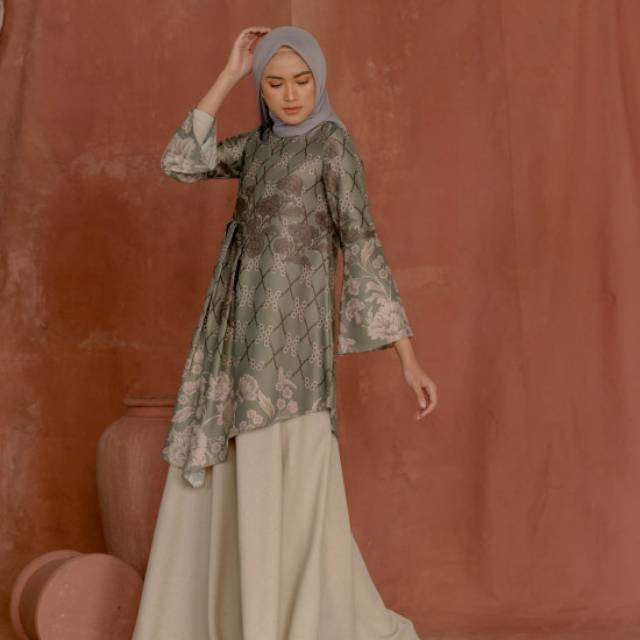 Wearing Klamby Flores Tunic