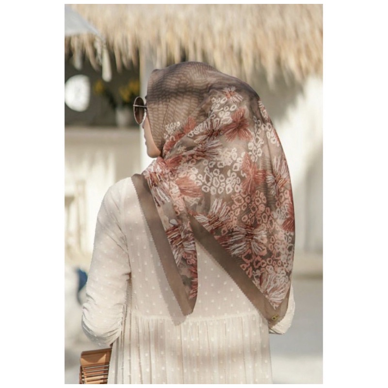 Les Amities Buttonscraves-Etaupe