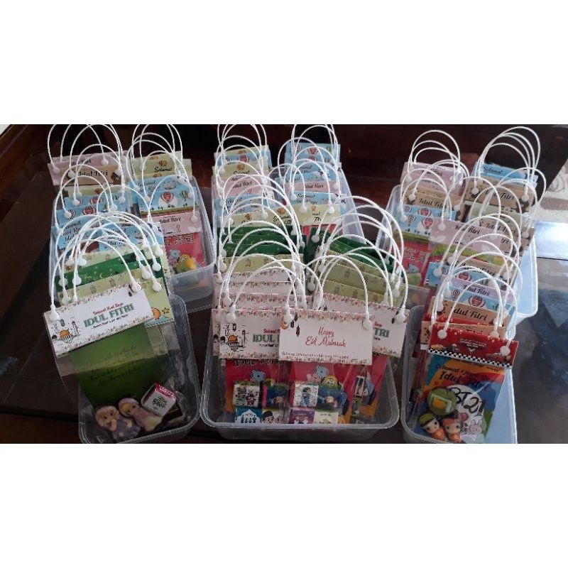 

Hampers coklat karakter buat ulang tahun,lebaran,dll
