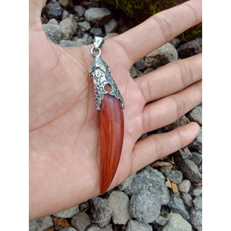 liontin kalung Kayu Sepuh nagasari