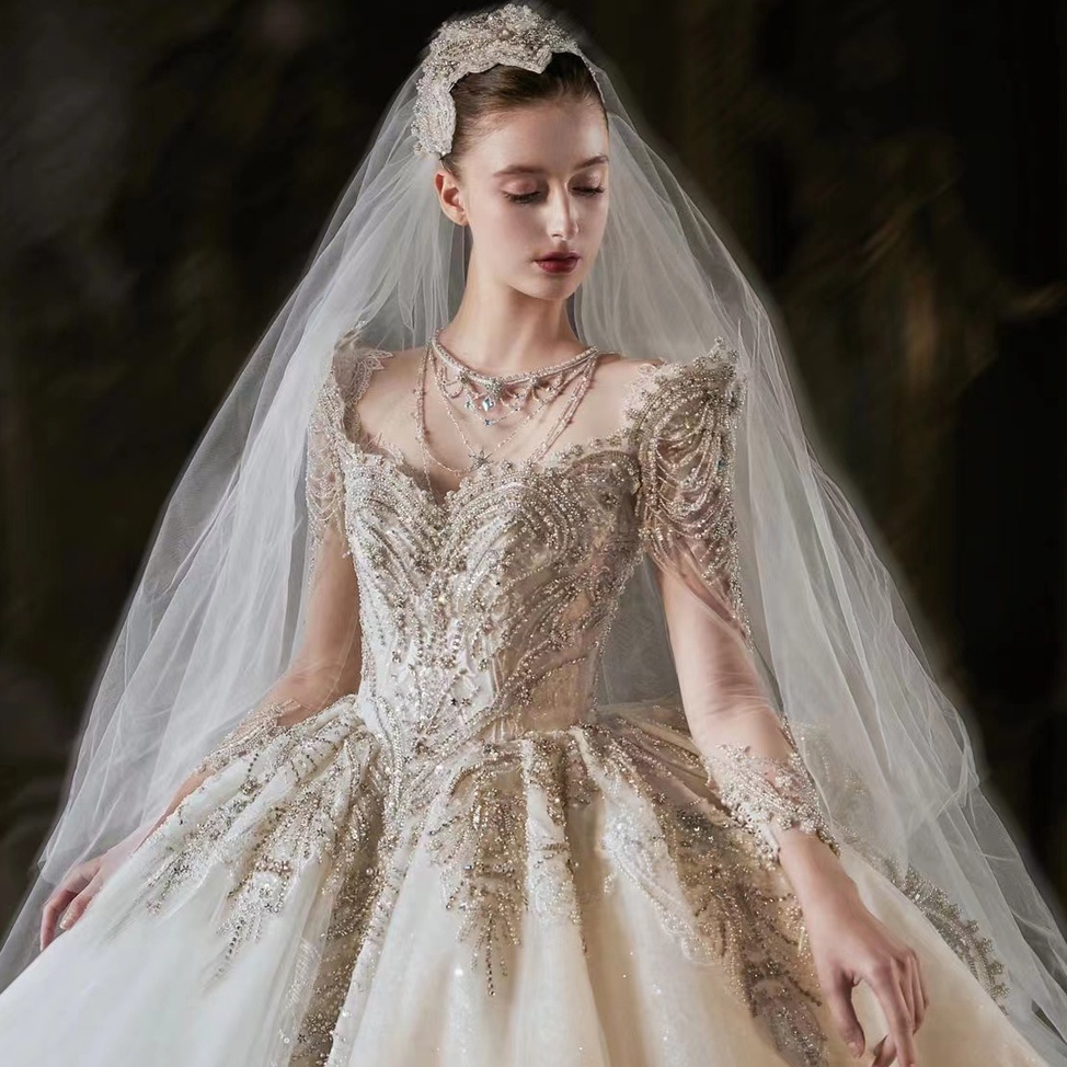 Gaun pengantin pengadilan retro bergaya Eropa Gaun pengantin lengan panjang Ratu dihiasi dengan kristal Swarovski
