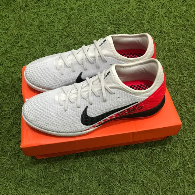 harga nike mercurial vapor 13