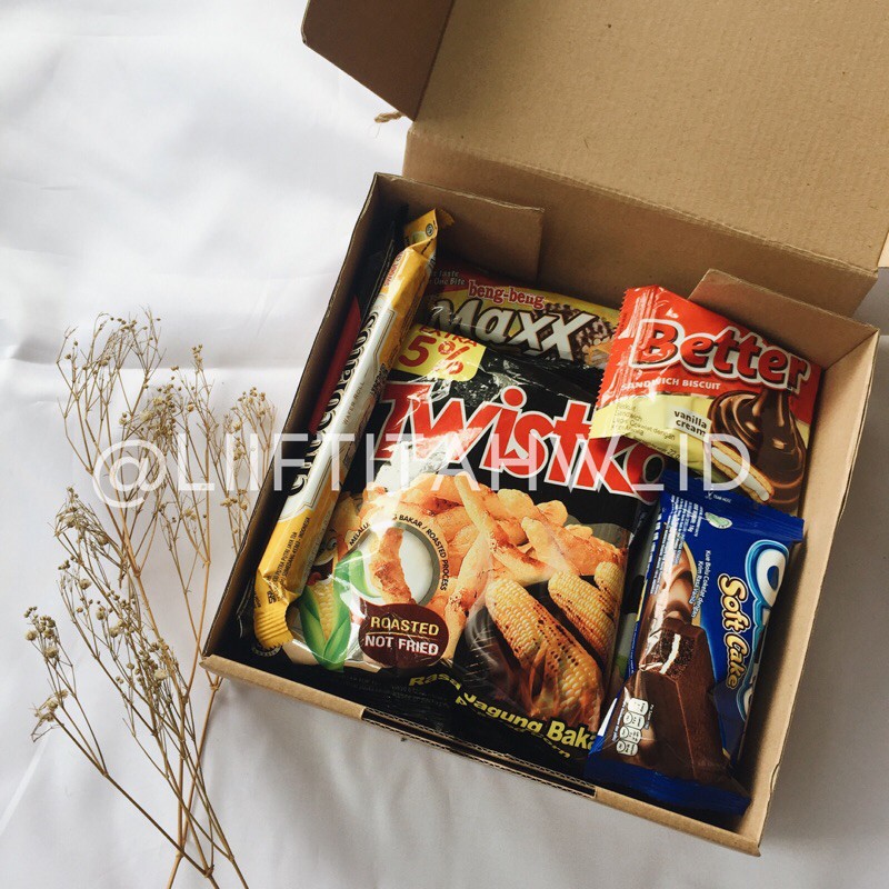 

SNACK BOX. GIFT BOX. HAMPERS