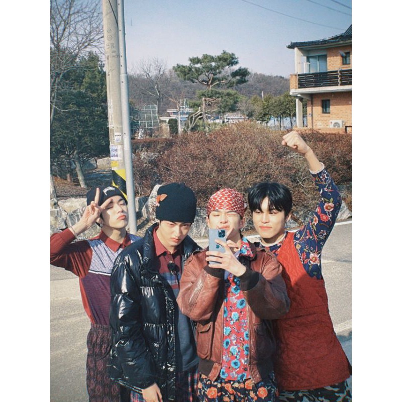 Junkyu selca green, Yedam Kempi (Booked)