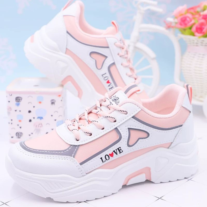 sneakers wanita love terpopuler-sepatu sneakers Korea tren