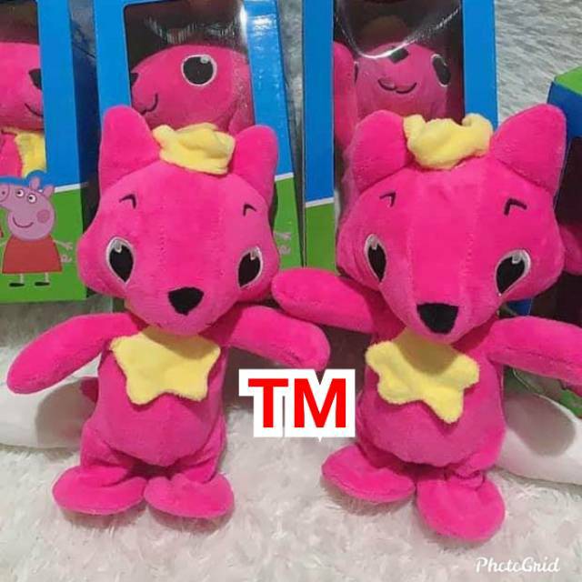 Trystan. Boneka pink fonk rubah ( boneka meniru suara, gerak dan ada lagu nya)