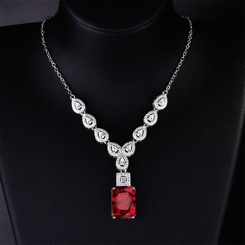 Kalung Rantai Dengan Liontin Ruby Mewah Untuk Wanita