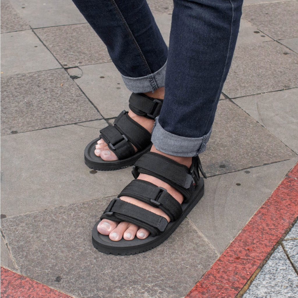 Rochinku Kurosaki Sandal Pria Wanita - Black