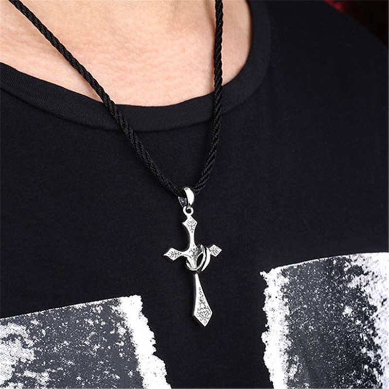 [Ready Stock]Fashion Personality Cross Men's Pendant Thai Silver Black Necklace