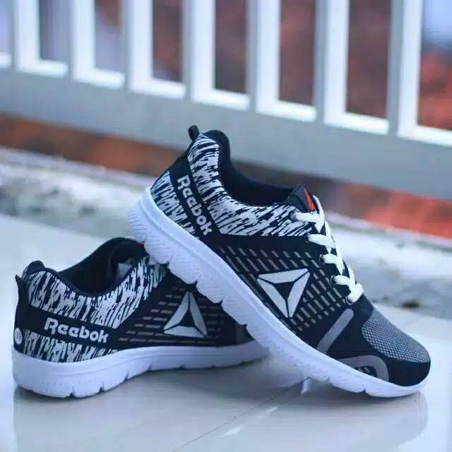 sepatu Rebook