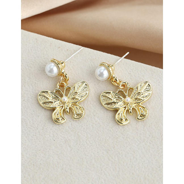 LRC Anting Tusuk Fashion Golden Copper Pearl Butterfly Stud Earrings K42364