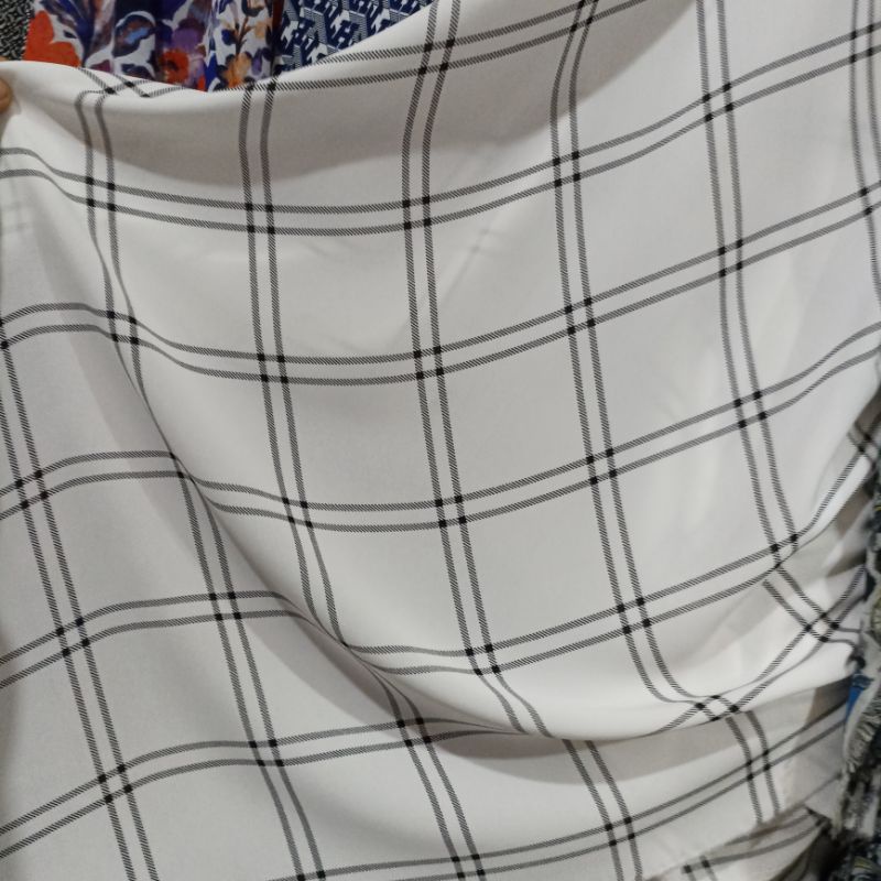 kain zara crepe // bahan zara // kain zara / kain motif kotak // kain zara motif kotak