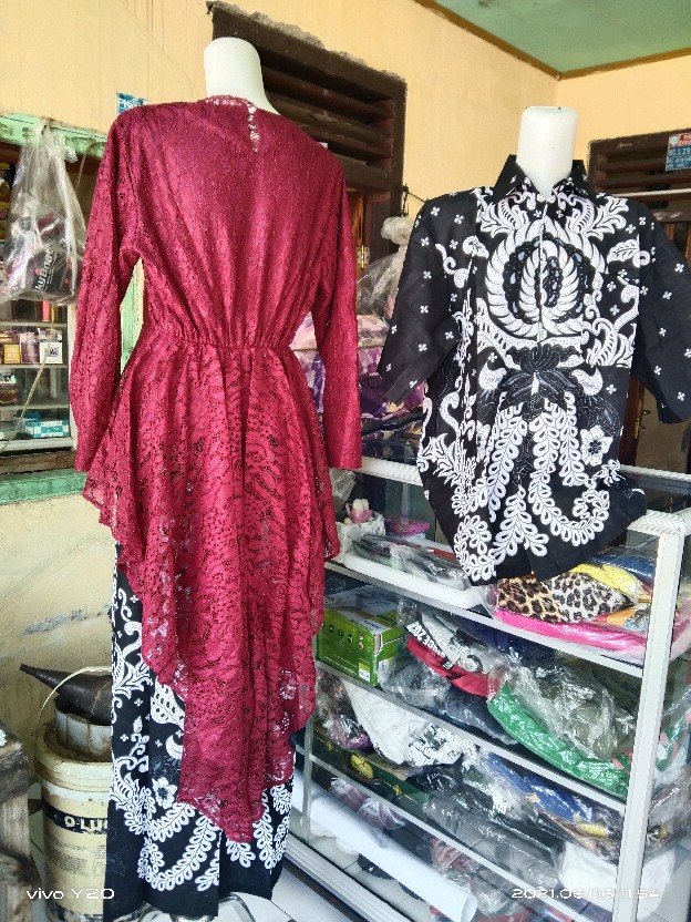 Couple Batik Saskia Brokat Pinguin Barina Gurita