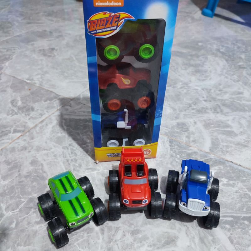 mainan mobil blazer monster isi 3 pcs