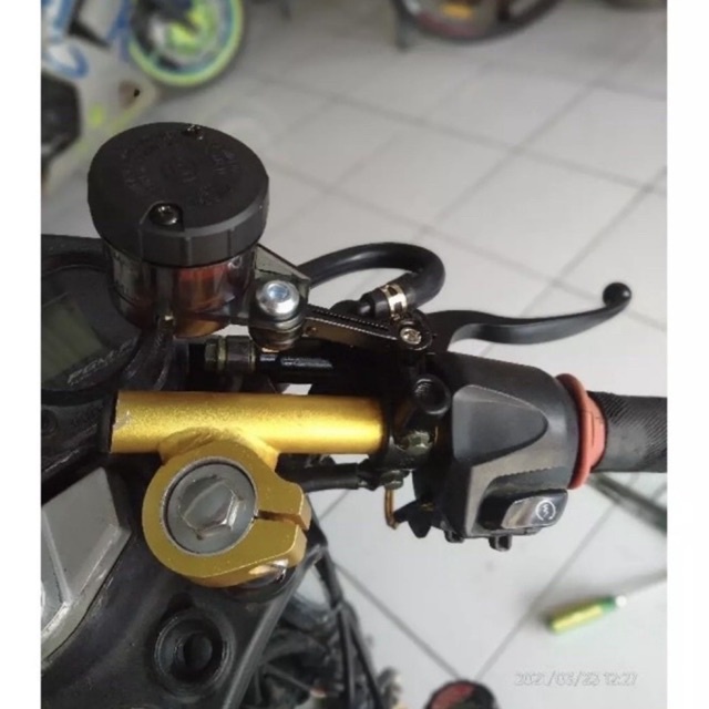 Tabung Minyak Rem Model Big Smoke Bisa Dipasang Depan Dan Belakang Botol Oli Rem Tabung Besar Kaca Model Universal Motor Beat Vario Scoopy Mio Fino xrider satria fu mega pro vixion ninja r jupiter mx nmax pcx adv lexy fino xeon soul gt supra fit