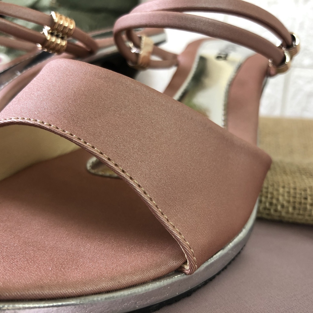 PUTRI HEELS 3 HIGHHEELS SANDAL SENDAL SLOP CEWEK LARIS MURAH SEMIGLOW ANDIN POLOS SANDAL HIGH HEELS WANITA GLITER 5cm HAK LANCIP TERBARU KEKINIAN SENDAL HELS PUMP PEREMPUAN DEWASA SLOP MEWAH ELEGAN TERBARU
