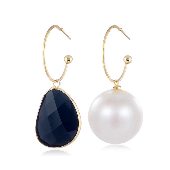 LRC Anting Tusuk Fashion Gold Asymmetric Earring F33195