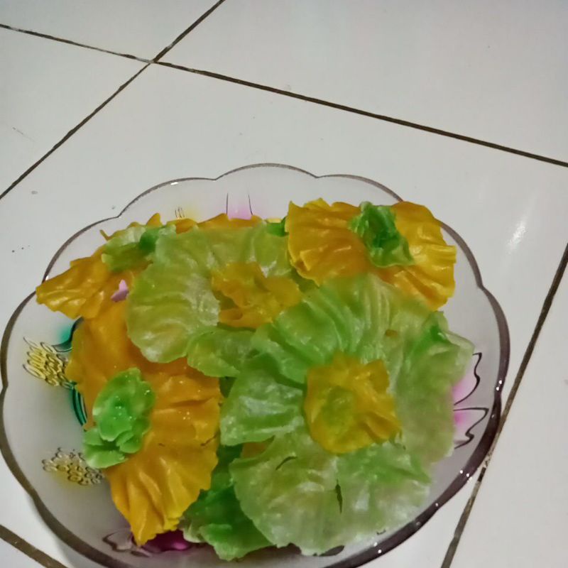 

macam"aneka kue kering,buat lebaran.isi20pcs
