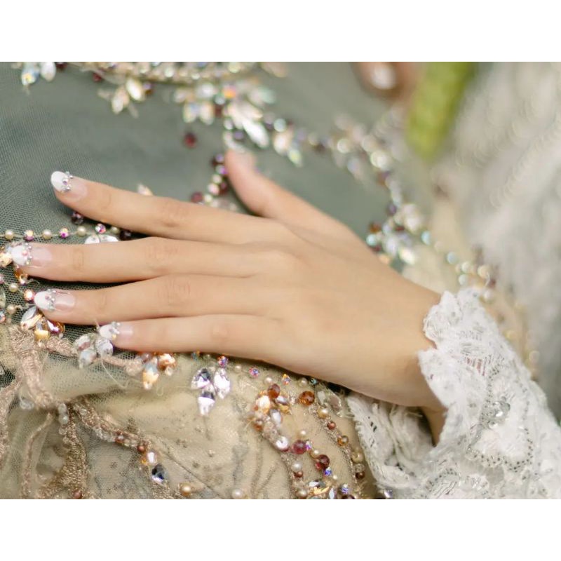 nail by aisha | 3d wedding nail art white silver | custom ukuran