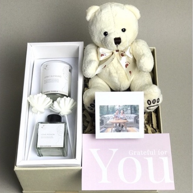 

HAMPERS/GIFTBOX LILIN AROMATHERAPY BIRTHDAY/WISUDA/WEDDING/ANNIVERSARY