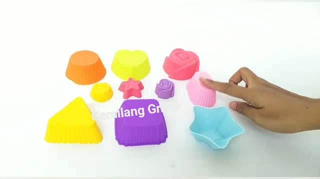 CETAKAN SILIKON MAKANAN BENTUK SEGITIGA BISA KUKUS DAN CETAKAN SILIKON MAKANAN BENTUK SEGITIGA BISA KUKUS DAN