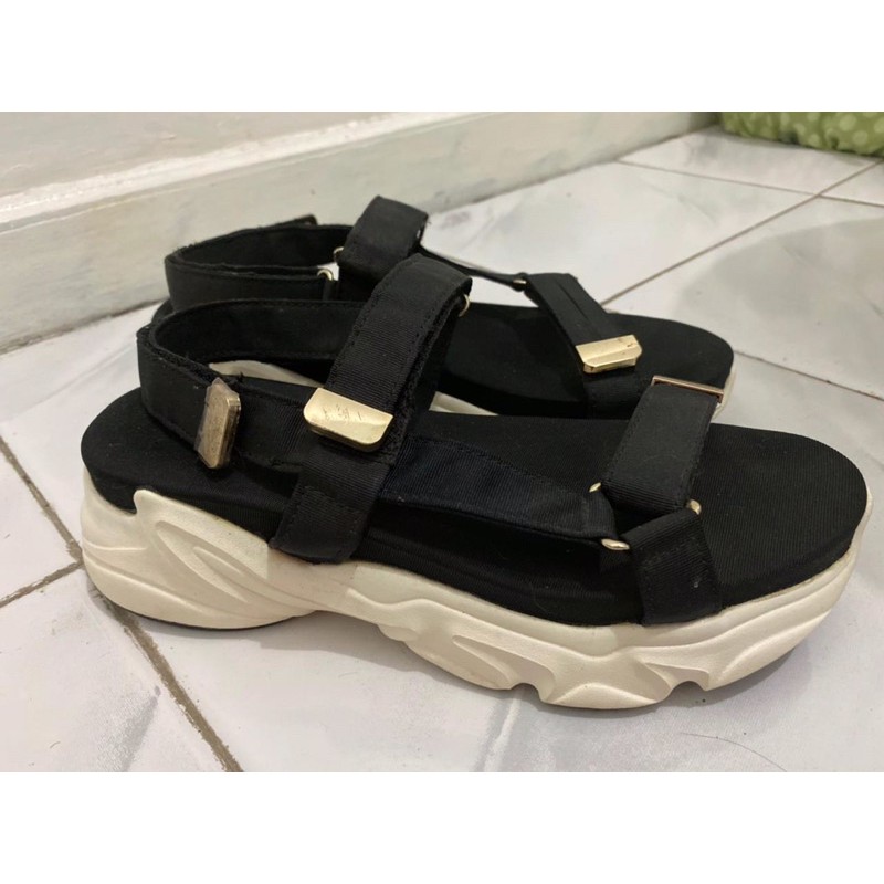 preloved Stradivarius Platform Sporty Sandal